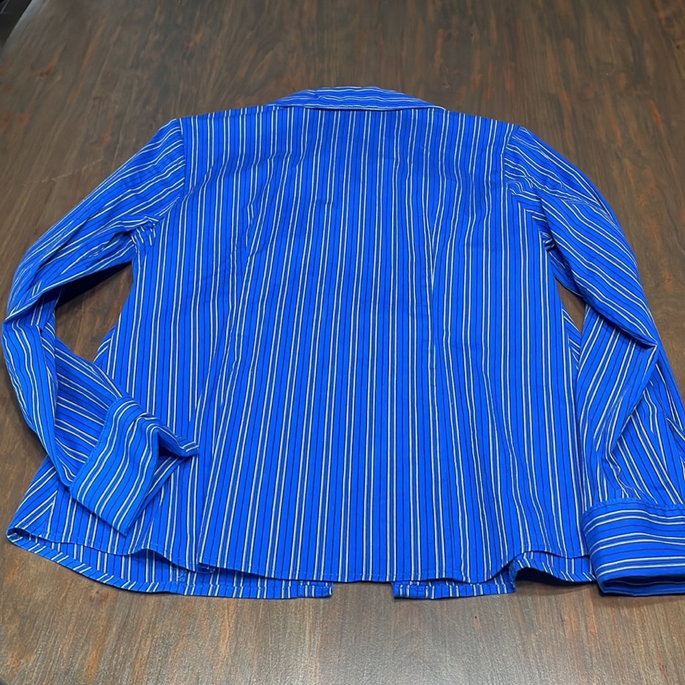 Button down shirt - Picture 2 of 2